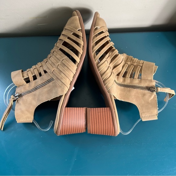 Torrid Tan Woven Blocked Heel Sandals Size 12 W Side Zip Cage Open Toe - Picture 7 of 11